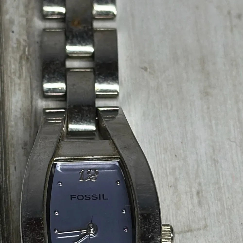 Fossil F2 Silver Tone Barrel Case Blue Dial Women's Watch ES-9315‎ needs BATTERY
